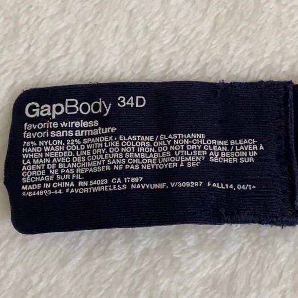 Gap Body | Favorite Seamless Wireless Convertible Bra Navy Blue (34D) - Picture 10 of 15